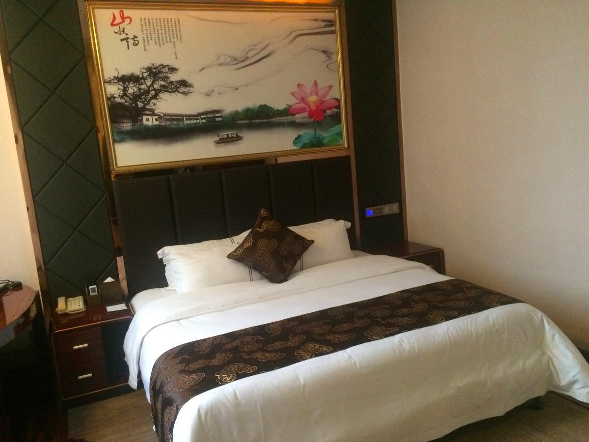 Lavande Hotel Wuhan Railway Station Eksteriør billede