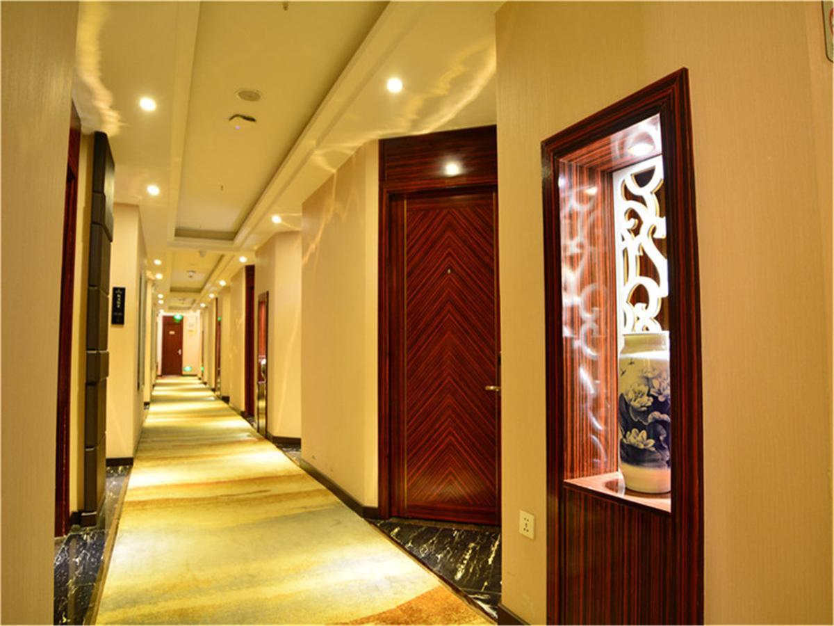 Lavande Hotel Wuhan Railway Station Eksteriør billede